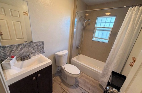 Los Angeles House | Lovely 3-bedroom house in Los Angeles perfect for your getaway