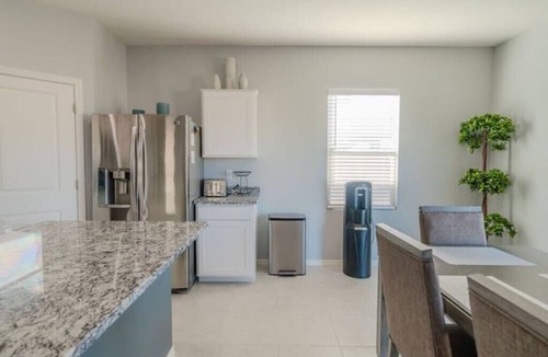 Maricopa County House | Lovely 5 bed 3 bath homen