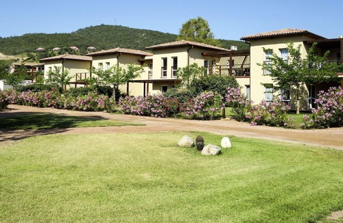 Favone Apartment | Lovely apartment for 4 guests with A/C, pool, WIFI, TV, terrace and pets allowed