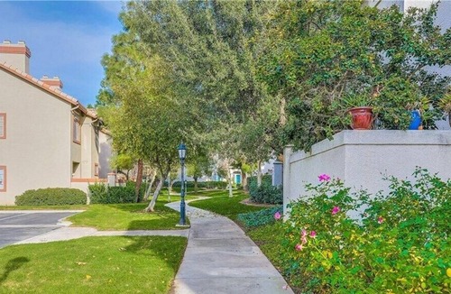 Riverside Condo | Lovely Condominium in the Hills