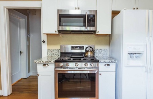 Chico House | Lovely House near Downtown, Your Home away from Home!