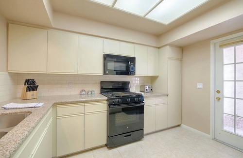 Palm Desert Condo | Lovely Palm Desert Charmer
