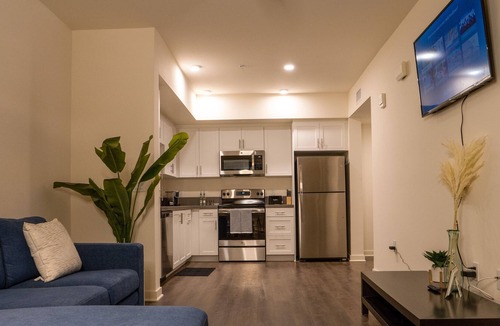 Oxnard Apartment | Lovely unit + FREE PARKING & WiFi