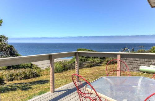 Gualala House | Lucky Ewe - Ocean View Retreat