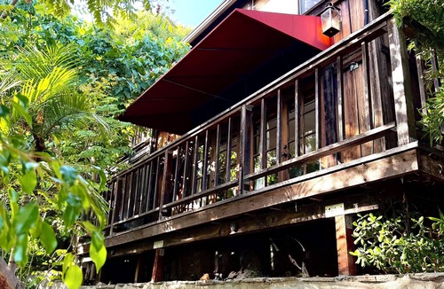 Hollywood Heights Cabin | Lush Hollywood Hills Cabin Retreat