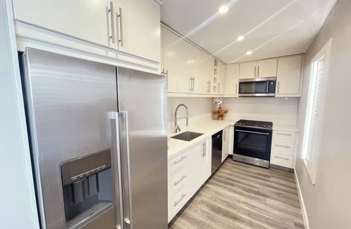 Venice Apartment | Lux Hotel condo's with Direct Beach Access -Heart of Los Angeles