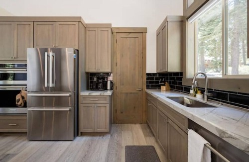 North Lake Tahoe Ski Chalet | Lux Retreat 4BD/3.5B North Lake Tahoe w/Hot Tub