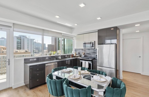 East Village Apartment | LUXE 2BR 2 Bath apartment with ameneties in beautiful downtown San Diego