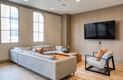 San Bruno Apartment | Luxe San Bruno 3BR w/ Pool, W/D & Gym, easy highway access, by Blueground
