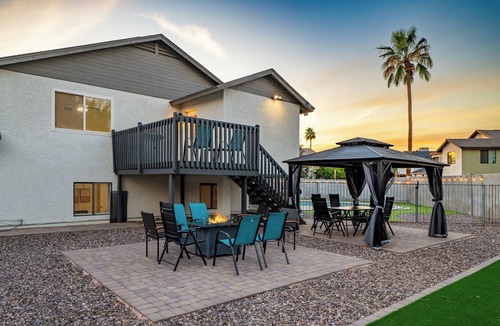 Stoneybrook House | Luxurious Desert Oasis: Heated Pool, Game Room, Mini-Golf, BBQ, Spacious Home
