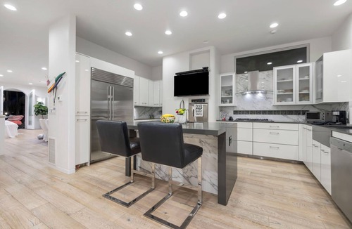 Silver Strand House | Luxurious Mediterranean Coastal Home w/Saltwater Pool & Private Greenbelt : MDR