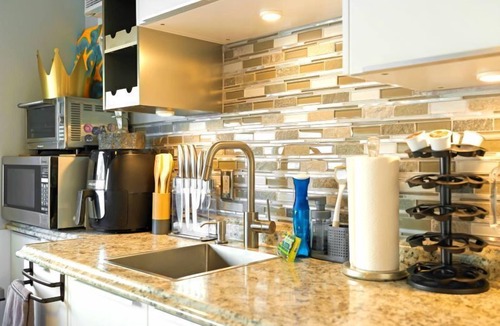 Mission Beach House | Luxurious Studio on the Beach with Full Office Amenities - Sleeps 2 -