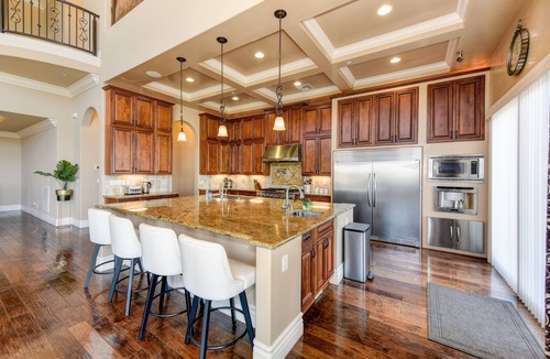 Folsom Villa | Luxurious Villa at the Hill - Stunning City Skylights
