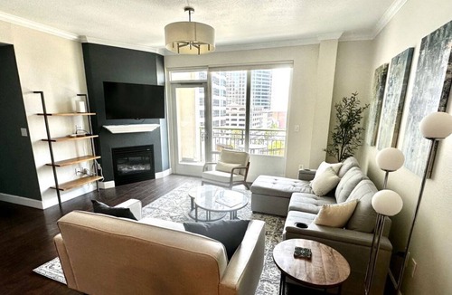 Downtown San Diego Condo | Luxury 2 Bedroom, 2 Bath Condo with San Diego Harbor Views