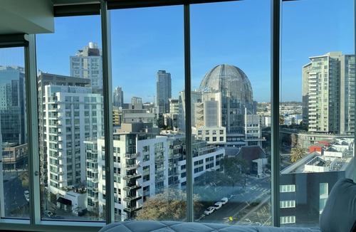 East Village Apartment | Luxury 2-bedroom unit, Center of Downtown San Diego Gaslamp Quarter Petco Park.