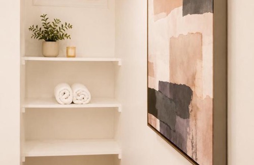 Fairfax District House | Luxury 2BR Guesthouse Near The Grove