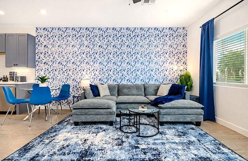 Camelback East House | Luxury 3BR Townhome: Pool- King Beds- Garage- Close to Airport