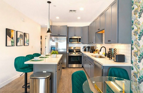 Camelback East Villa | Luxury 3BR Townhome: Pool- King Beds- Garage- Close to Airport