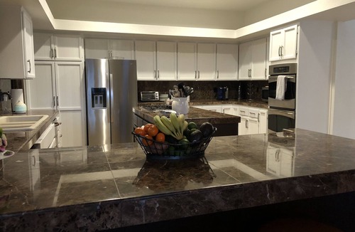 Palm Desert House | Luxury 4-Bedroom, 1/3 acre, Heated Pool & Spa, Convenient to El Paseo