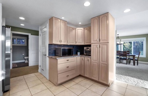Tahoe Village House | Luxury 4BR | BBQ, Hot Tub & Lake Views | Sleeps 8