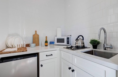 Washington Culver House | Luxury 6BD escape in marvelous Culver City