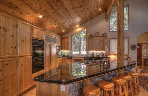 Truckee House | Luxury cabin close to Donner Lake. Great for families! Up to 6 adults only