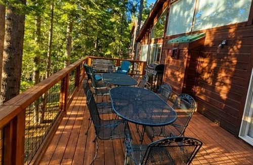 Truckee House | Luxury cabin close to Donner Lake. Great for families! Up to 6 adults only