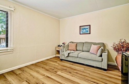 Northeast Carmel House | Luxury Carmel Suite Walk 25 min walk Carmel Beach 109