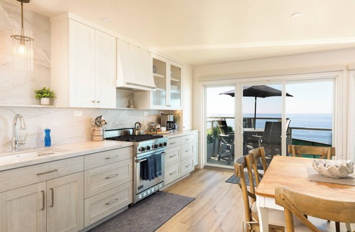 Rio del Mar Condo | Luxury Condo for Couples with 180 degree views of Monterey Bay