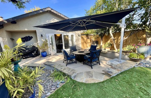 Del Mar Heights House | Luxury Del Mar Ocean Retreat Near Beach w Kitchenette, Spa Bath & 2 beds
