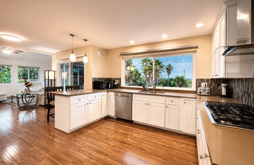 Felicita House | Luxury Estate w/Resort Pool & Spa