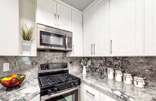 Foothill Ranch Condo | Luxury Foothill Ranch Condo - Pool, Spa, Gym - Fast Wi-Fi - Monthly Stays