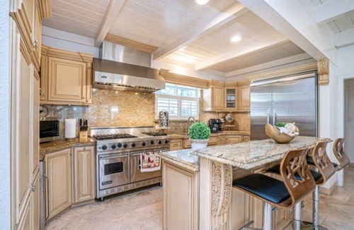 Spring Valley House | Luxury Home Centrally Located to all of San Diego s Attractions