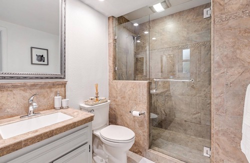 Santa Rosa House | Luxury Home with Pool/Jacuzzi and vineyard views close to Healdsburg Plaza
