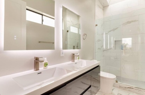 Mid City Villa | Luxury Modern 4 bedroom 3 Bath Home With Rooftop Deck #3