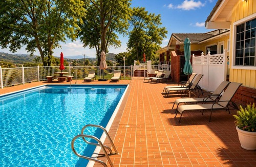 Jamul House | Luxury Pool Home Near San Diego 4BR Game Room Sleeps 12