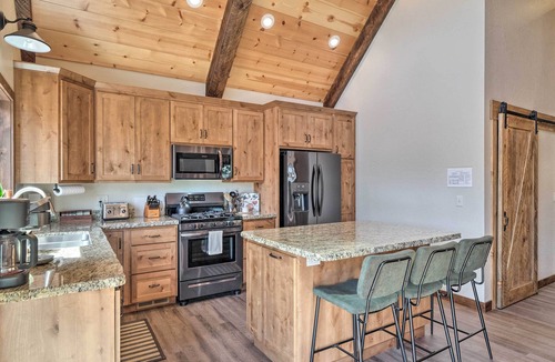 Mi-Wuk Village Cottage | Luxury Retreat: Custom Mi-wuk Village Cabin!