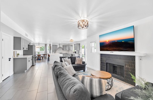 Trails North House | Luxury Scottsdale Retreat. Private Pool & Hot Tub- Near Golf & Dining