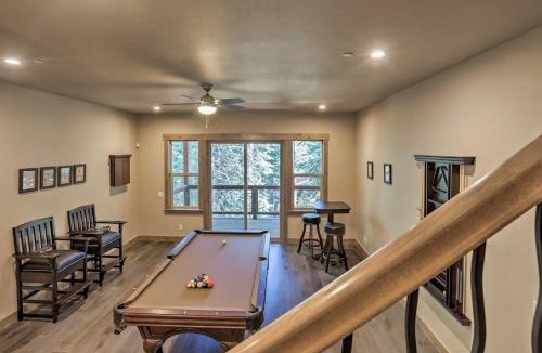 Truckee House | Luxury Tahoe Truckee Retreat Hot Tub, Chef Kitchen, Game Room, BBQ & EV Charger