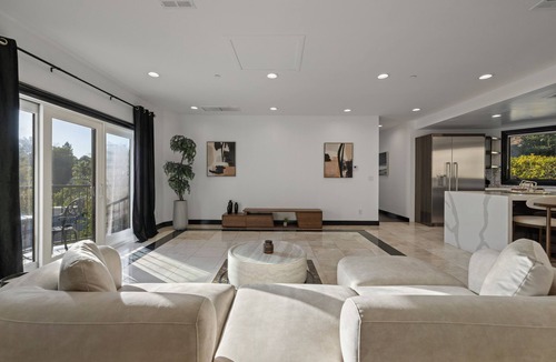 Hollywood Dell Villa | Luxury Villa W/Spectacular Hollywood Hills View