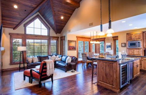 Truckee House | Luxury Village at Northstar Residence - Private Hot Tub! - Village Walk 7225