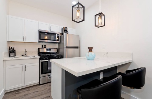 Bankers Hill Apartment | Luxury Zen Villa - Private Hot Tub - Walk to Little Italy & Convention Center