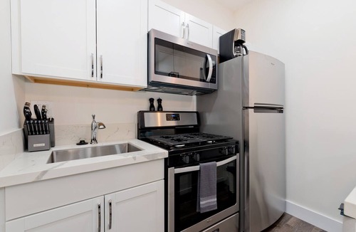 Bankers Hill Apartment | Luxury Zen Villa - Private Hot Tub - Walk to Little Italy & Convention Center