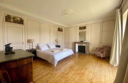 Huismes Other | Magnificent 18th-century château surrounded by 10 hectares of parkland in Chinon