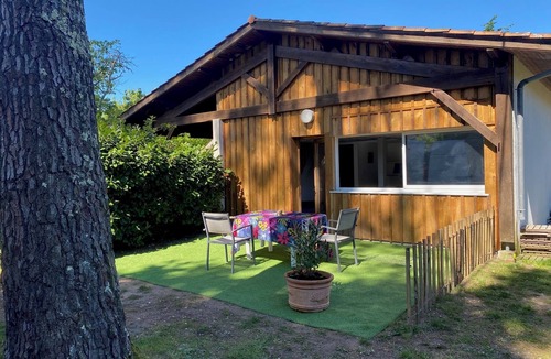 Saint-Morillon House | Maison Cabane - Gite D'ici et D'ailleurs 2-