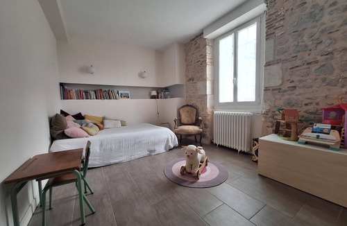 Barriere Saint Marc House | Maison Proche Centre Ville Avec Piscine et Jardin, Idéale Pour les Familles