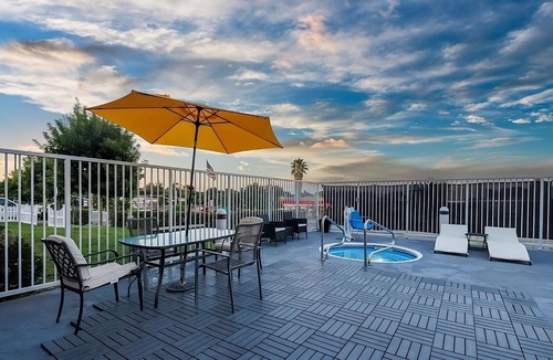 Vacaville House | Making The Best Memories Along! Pool, Pets Allowed, Close to Browns Valley Park!