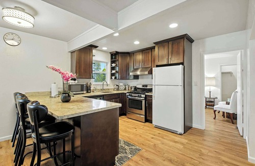 Brisbane House | @ Marbella Lane - 3BR Penthouse Suite |SF|Parking