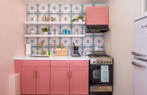 Warm Sands Apartment | Marilyn Suite · Dog-Friendly Yard, Palm Springs