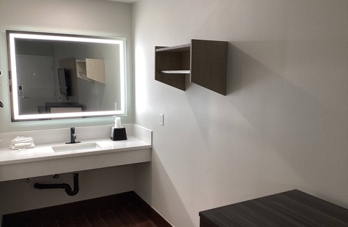 Ontario Hotel | Mayfair Inn Ontario Airport
